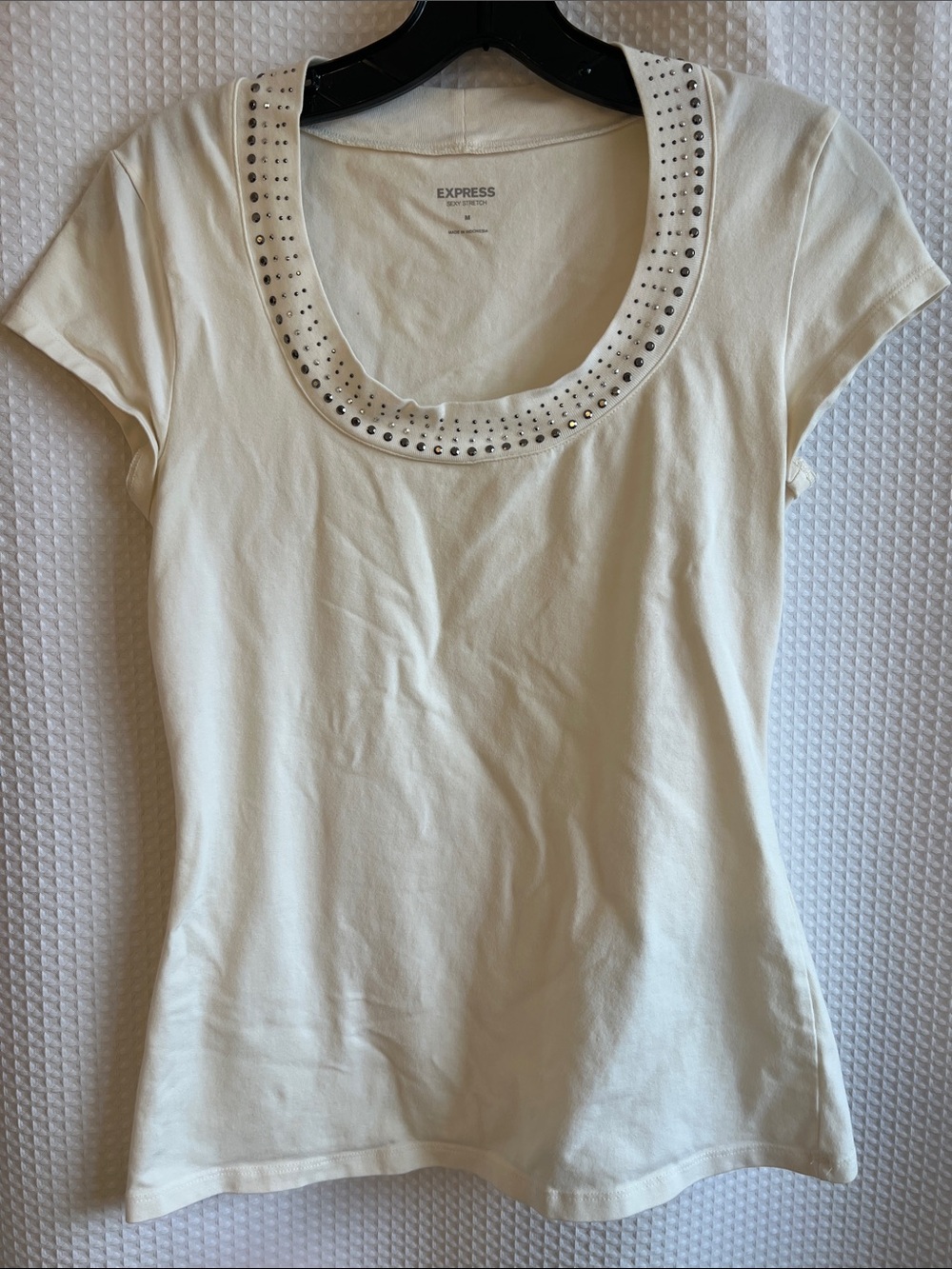 Express Cream Scoop Neck Tee with Silver Stud Trim—626-068